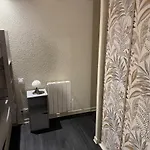 Apartmán ღ L'oasis - Piscine, Parking & Wifi